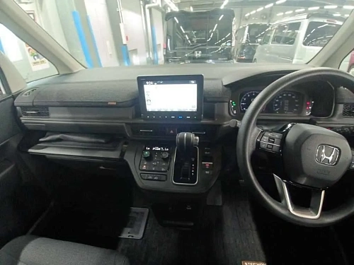HONDA STEP WAGON 2023