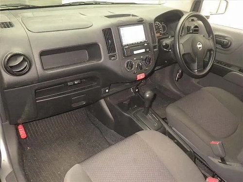 NISSAN AD 2021