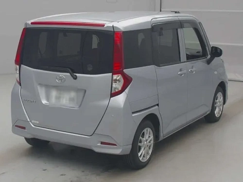 TOYOTA ROOMY 2023