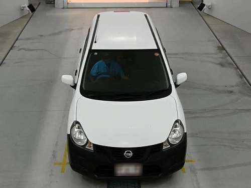 NISSAN AD 2021