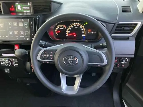 TOYOTA ROOMY 2023