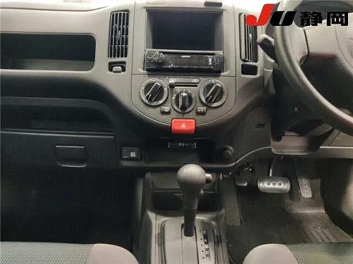 NISSAN AD 2021