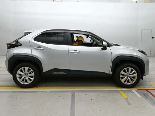 TOYOTA YARIS CROSS 2023