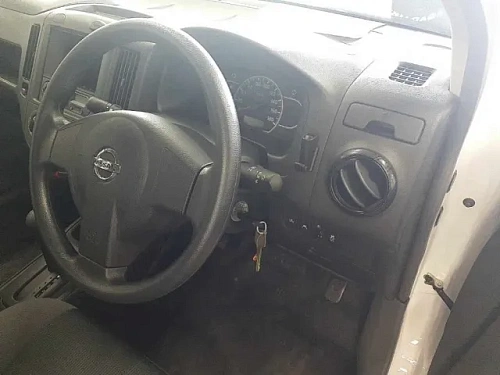 NISSAN AD 2021