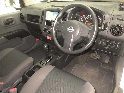 NISSAN AD 2022