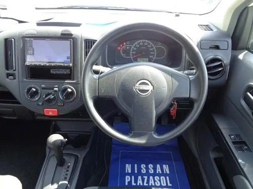 NISSAN AD 2022