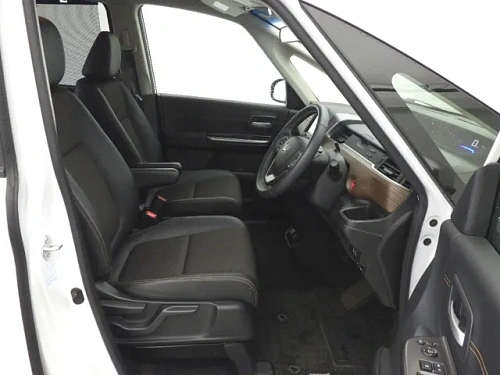 HONDA FREED 2023