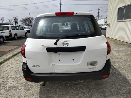 NISSAN AD 2022