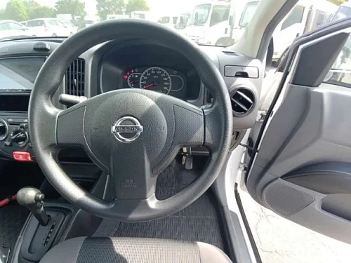 NISSAN AD 2021
