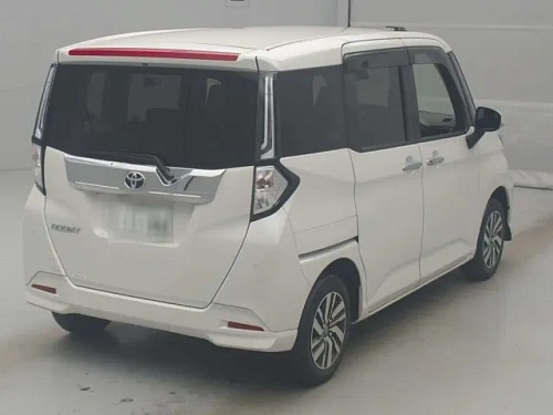 TOYOTA ROOMY 2023
