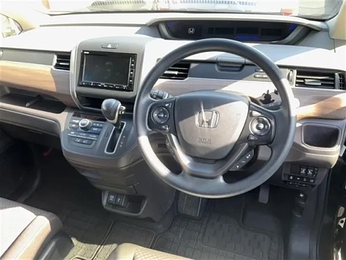 HONDA FREED 2023