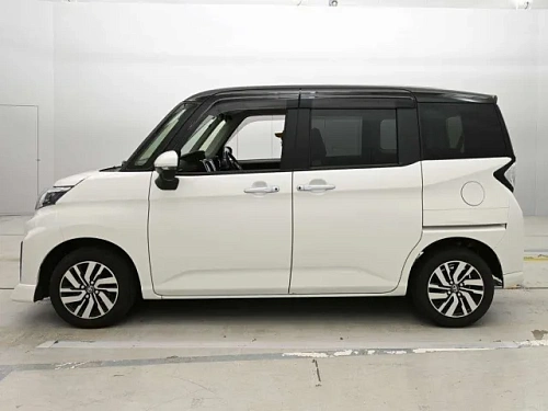 TOYOTA ROOMY 2023
