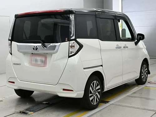 TOYOTA ROOMY 2023