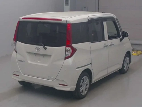 TOYOTA ROOMY 2023