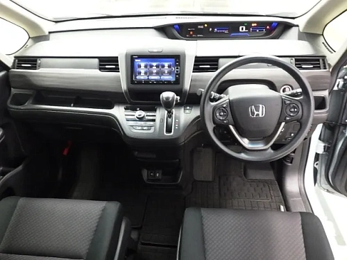 HONDA FREED 2023