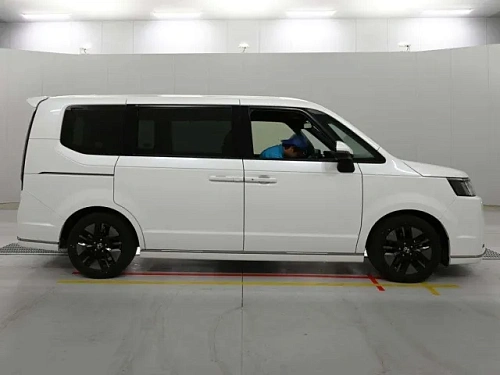 HONDA STEP WAGON 2023
