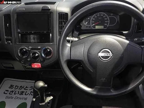 NISSAN AD 2022