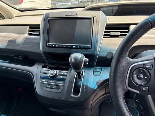 HONDA FREED 2023