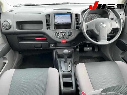 NISSAN AD 2021