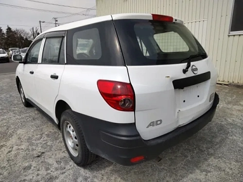NISSAN AD 2022