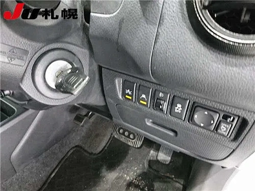 NISSAN AD 2022
