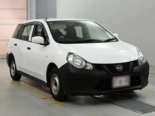 NISSAN AD 2022