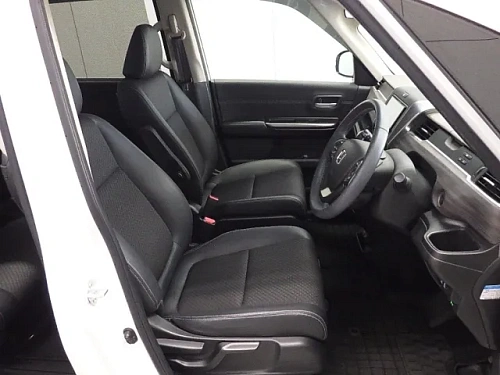 HONDA FREED 2023