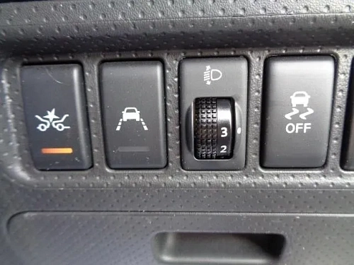 NISSAN AD 2022