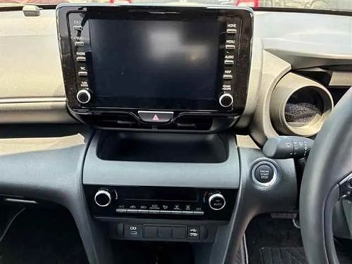 TOYOTA YARIS CROSS 2023