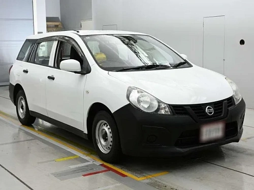 NISSAN AD 2021