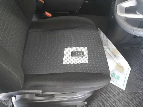 TOYOTA ROOMY 2023