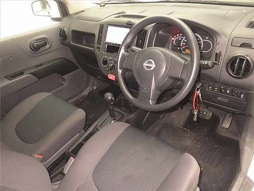 NISSAN AD 2022