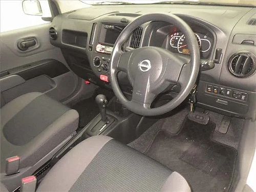 NISSAN AD 2021