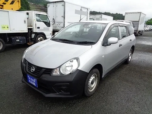 NISSAN AD 2022