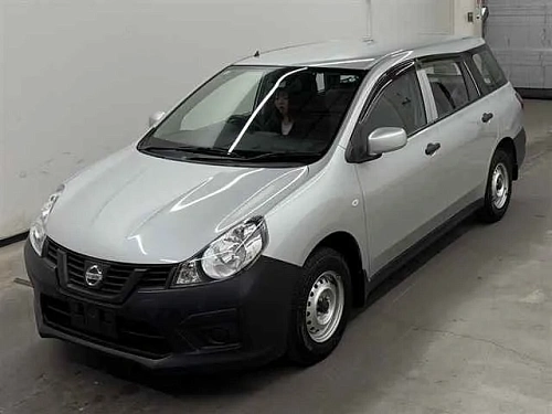 NISSAN AD 2021