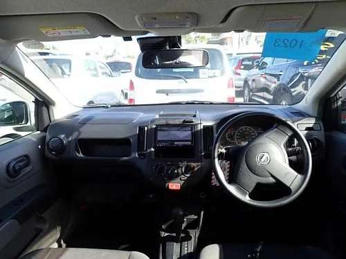NISSAN AD 2022