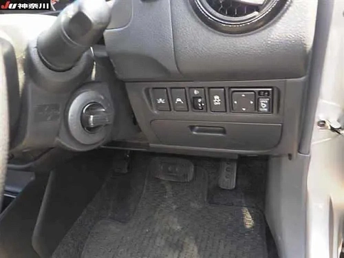 NISSAN AD 2022
