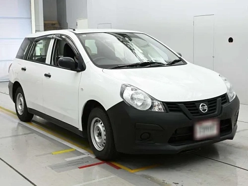 NISSAN AD 2021