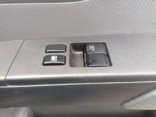 NISSAN AD 2021