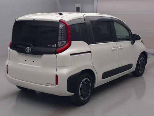 TOYOTA SIENTA 2023