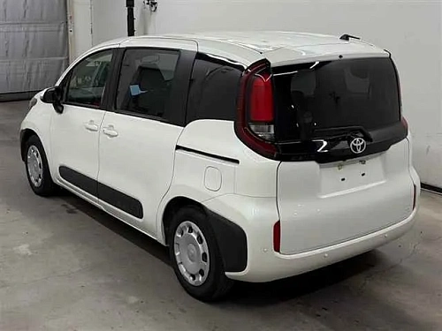 TOYOTA SIENTA 2023