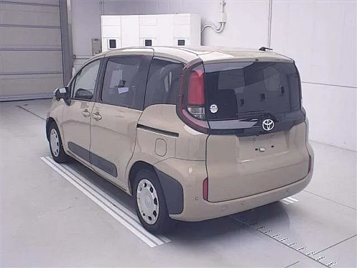 TOYOTA SIENTA 2023