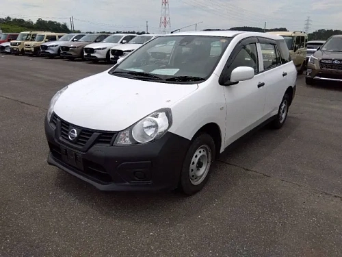 NISSAN AD 2021