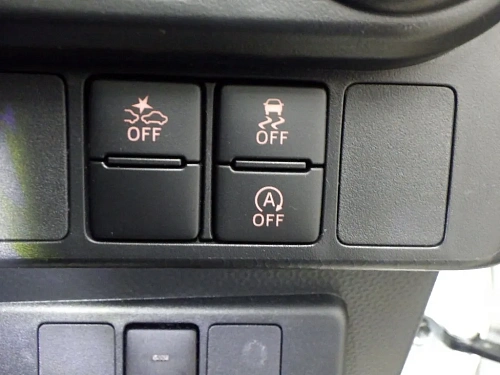 TOYOTA ROOMY 2023