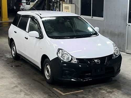 NISSAN AD 2021
