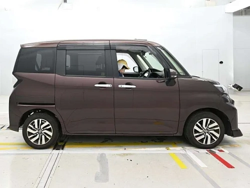 TOYOTA ROOMY 2023