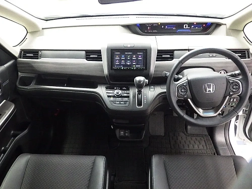 HONDA FREED 2023