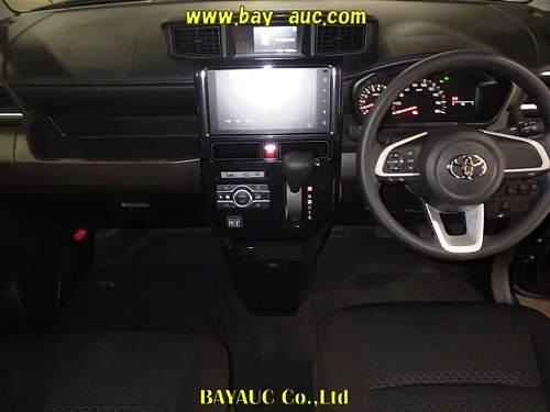 TOYOTA ROOMY 2023