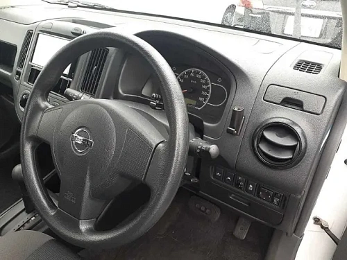 NISSAN AD 2021