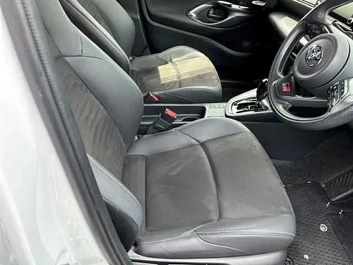 TOYOTA YARIS CROSS 2023